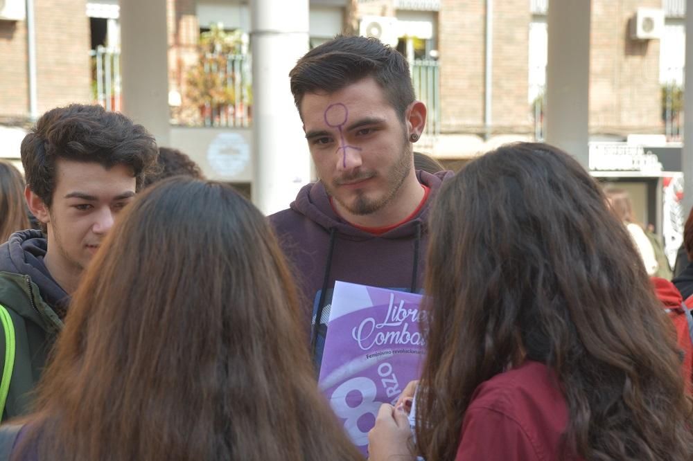 Concentración estudiantil. Huelga Feminista 8M Murcia (10)