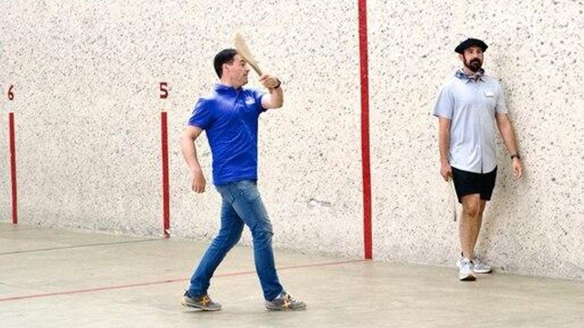 Imanol Pradales, jugando a pala en Estados Unidos