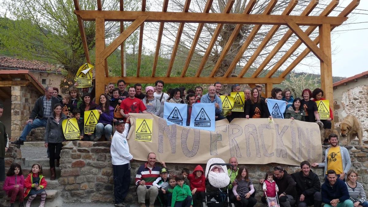 Protesta de la Asamblea contra la Fractura Hidráulica de Cantabria.