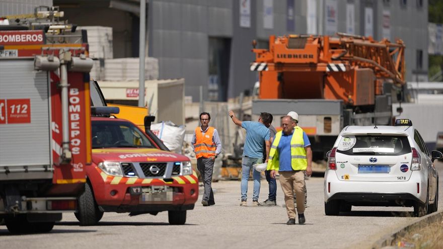 Un trabajador muerto al desplomarse la planta de una nave en construcción en un polígono de Sevilla