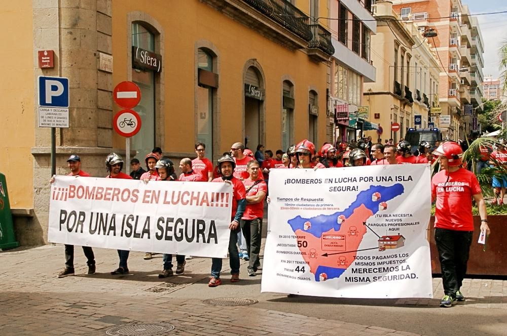 El grupo, al inicio de la manifestación de este miércoles