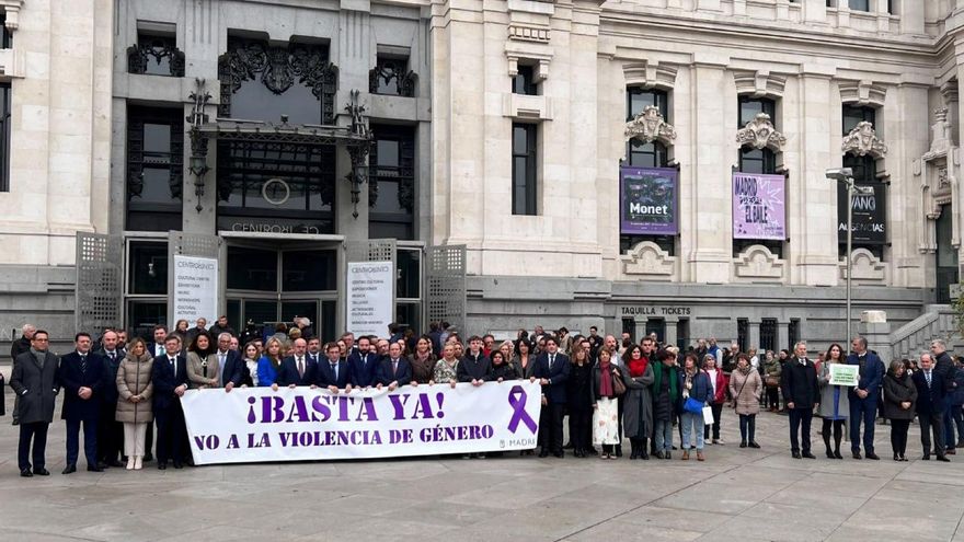 Minuto de silencio en Cibeles contra la violencia machista este martes, 28 de noviembre