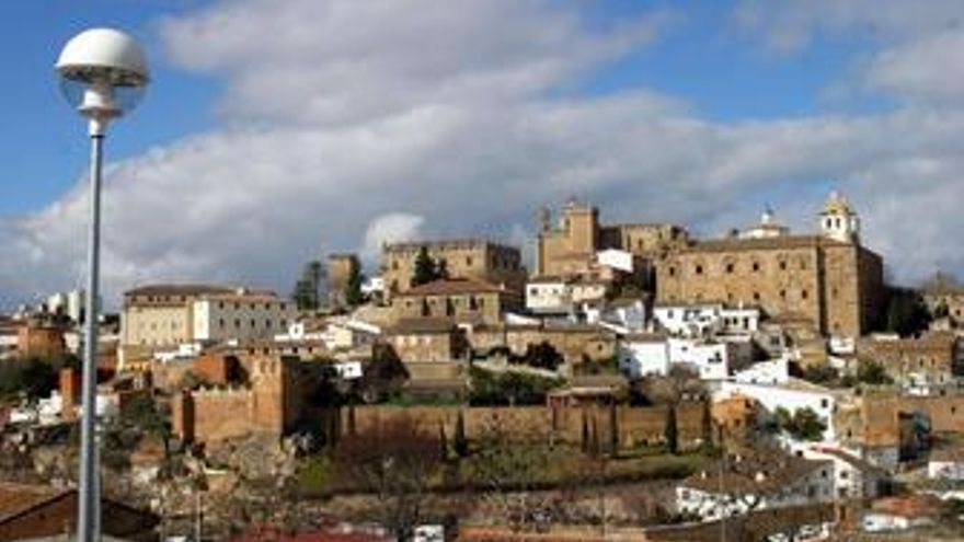 PP y Vox se oponen a poner coto al alquiler en Cáceres, que se ha encarecido un 17% en un año