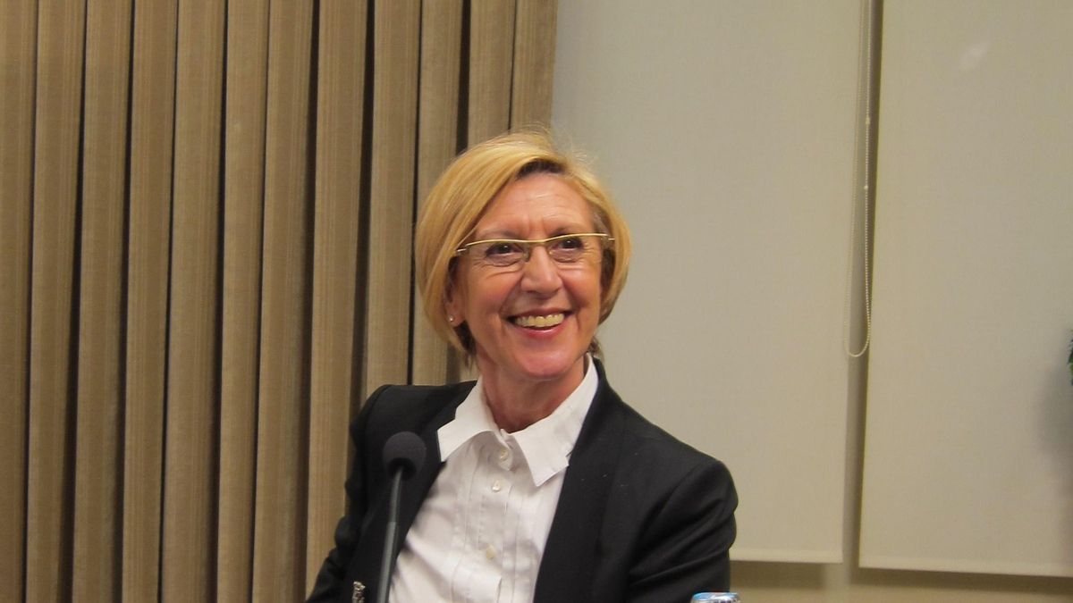 Rosa Díez exige al PP que demuestre "con papeles las entradas y salidas" de dinero en el partido