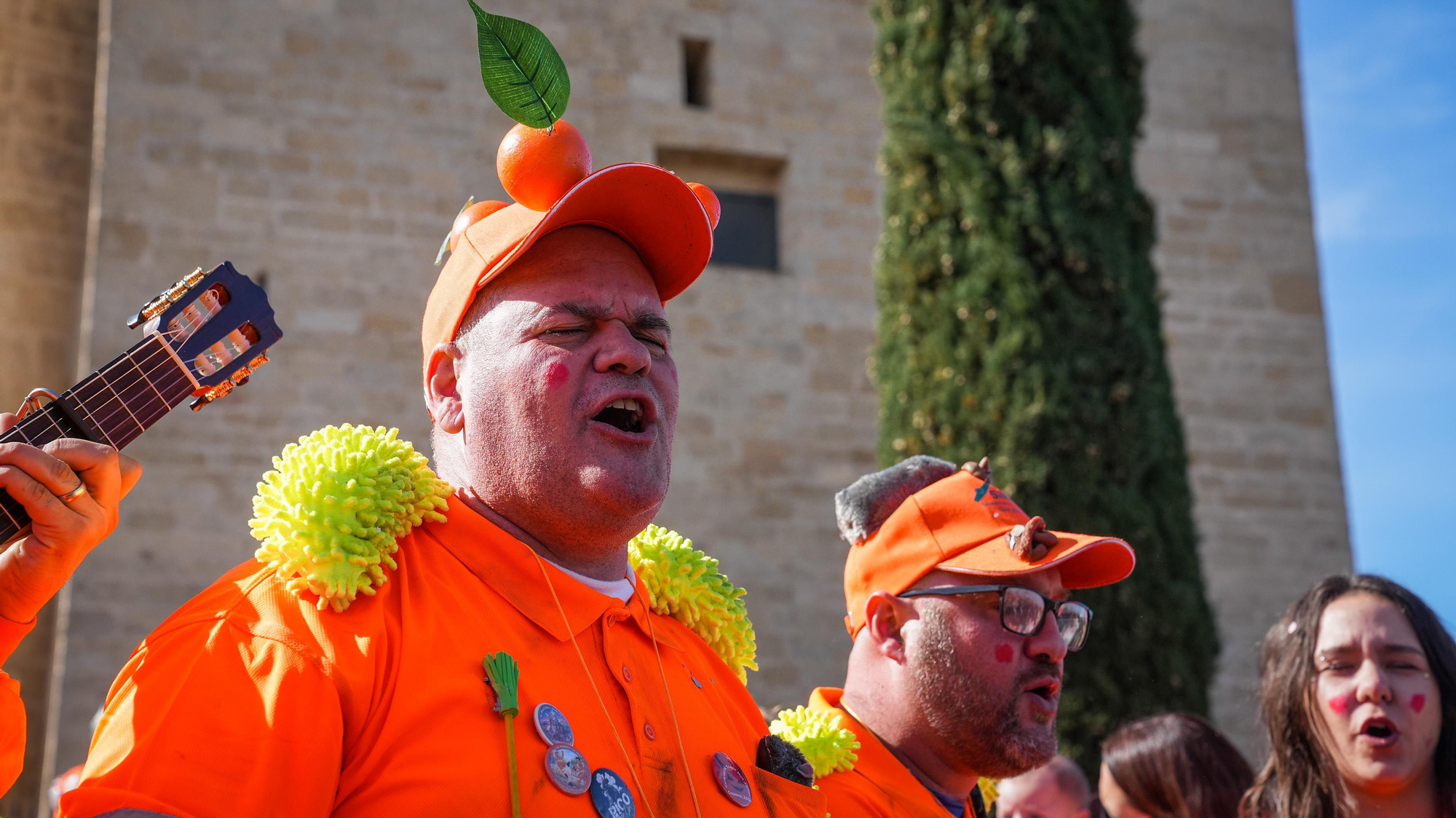 Pasacalles de Carnaval en el Puente Romano