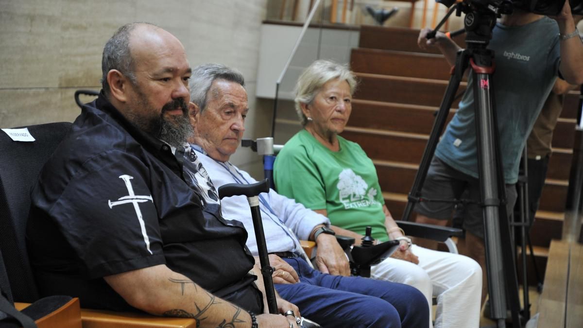 La Asamblea de Extremadura aprueba por unanimidad el decreto de ayudas urgentes para la ELA