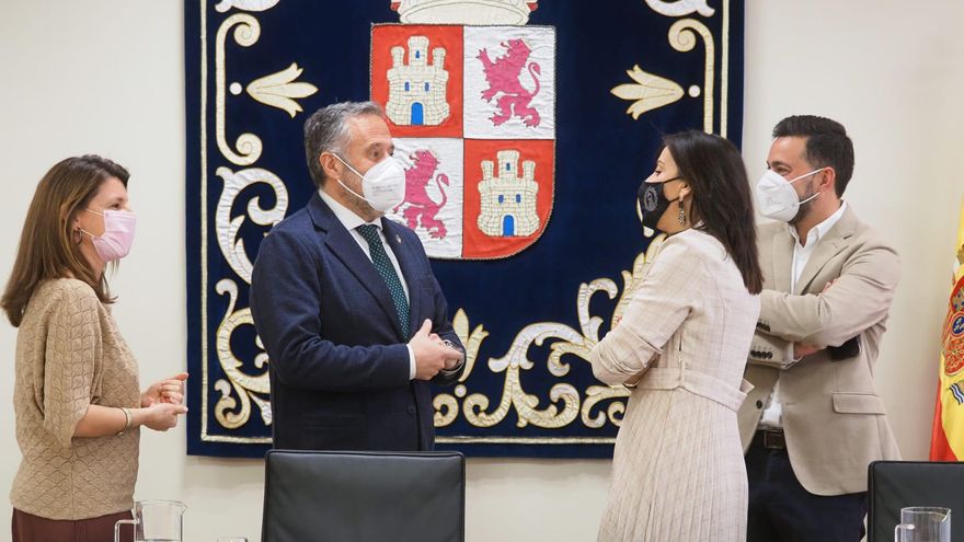 Pollán asegura que el pacto entre PP y VOX está "muy avanzado" y espera que se cierre para convocar la investidura