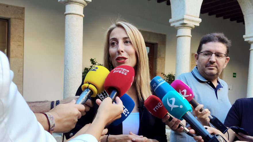 Guardiola coquetea con Vox para asegurarse los presupuestos y anuncia 20 millones para el macroproyecto de regadío en Tierra de Barros