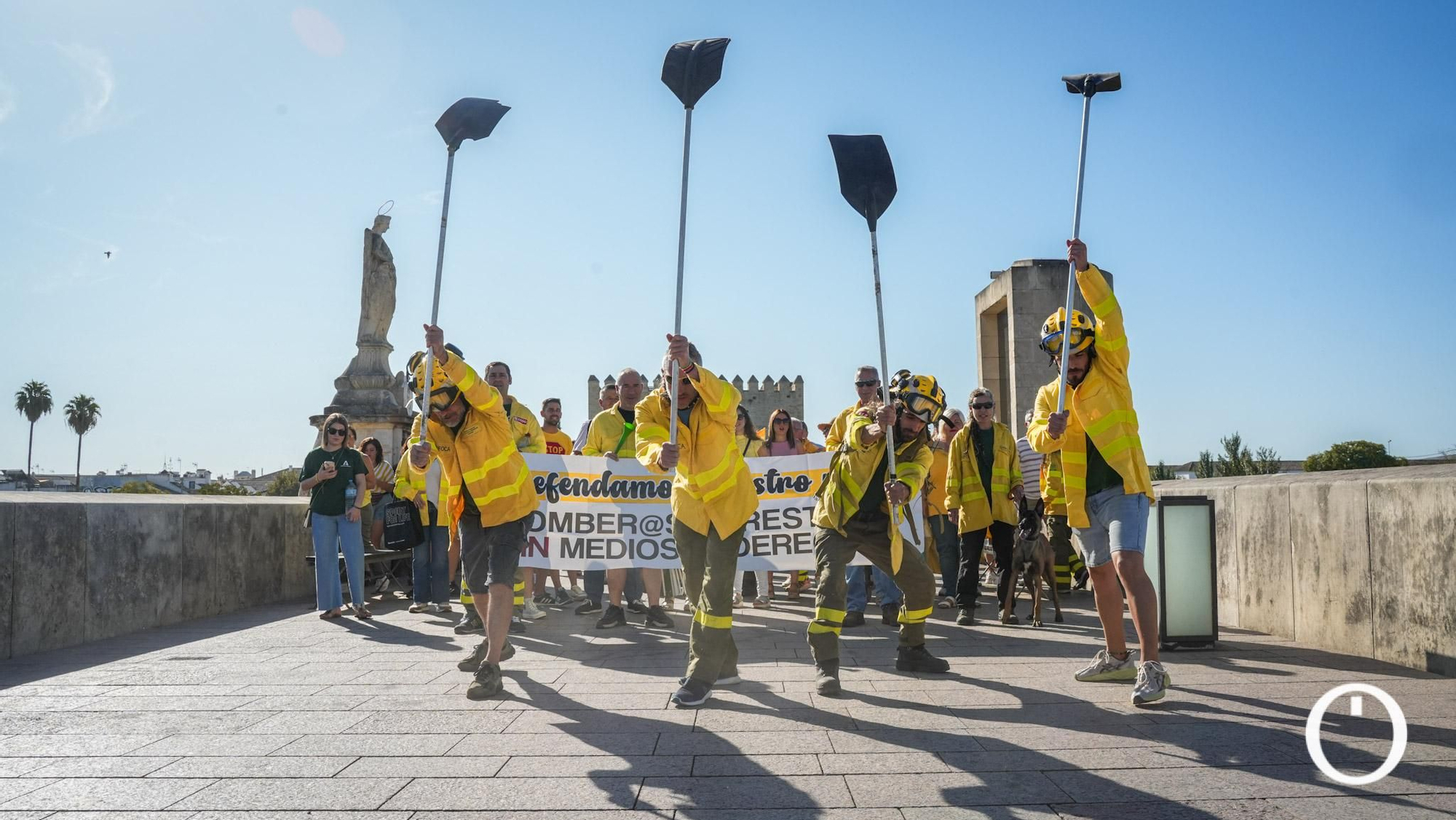 Marcha amarilla de bomberos forestales