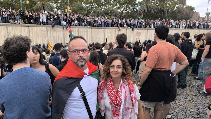 Esther y Mario, manifestantes en Barcelona por Gaza