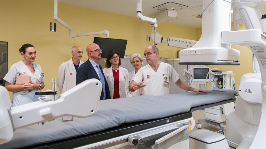 El Consejero de Salud, César Pascual, visita las Nuevas instalaciones del Servicio de Radiología.