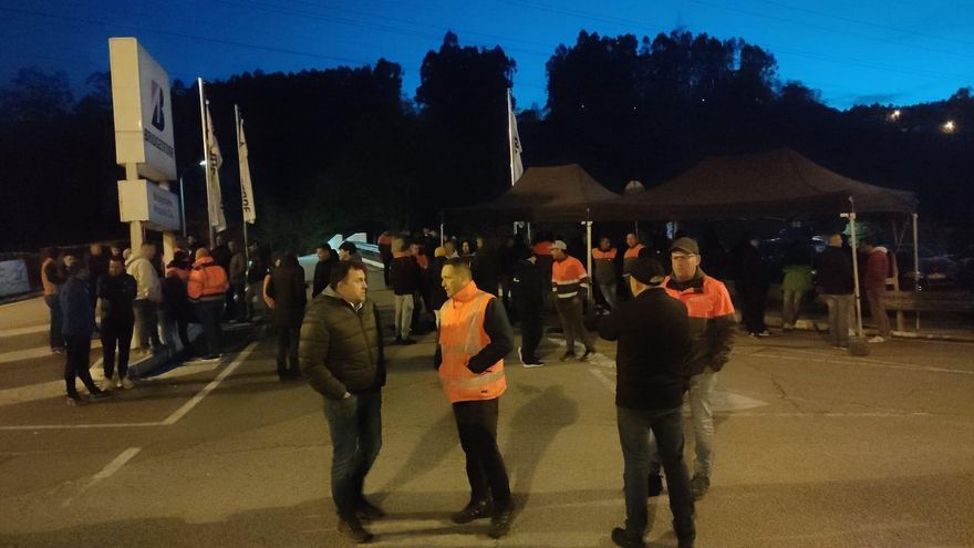 Huelga en la fábrica de Bridgestone en Puente San Miguel este lunes