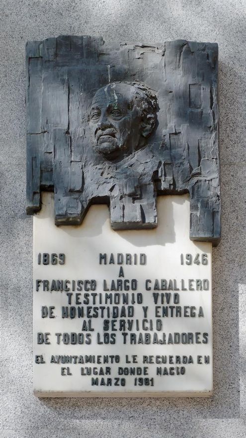 Monumento a Largo Caballero, en una imagen disponible en el archivo municipal