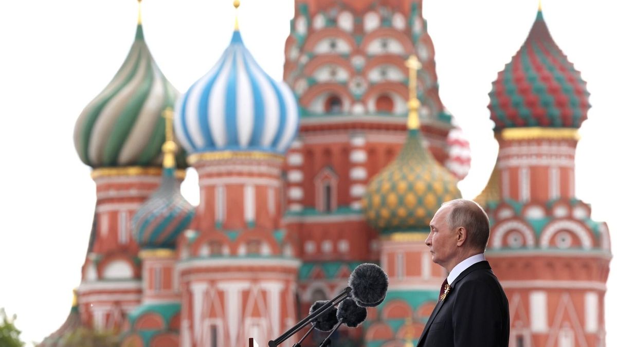 El presidente Vladímir Putin ofrece un discurso durante el Día de la Victoria, el 9 de mayo de 2025, en Moscú.