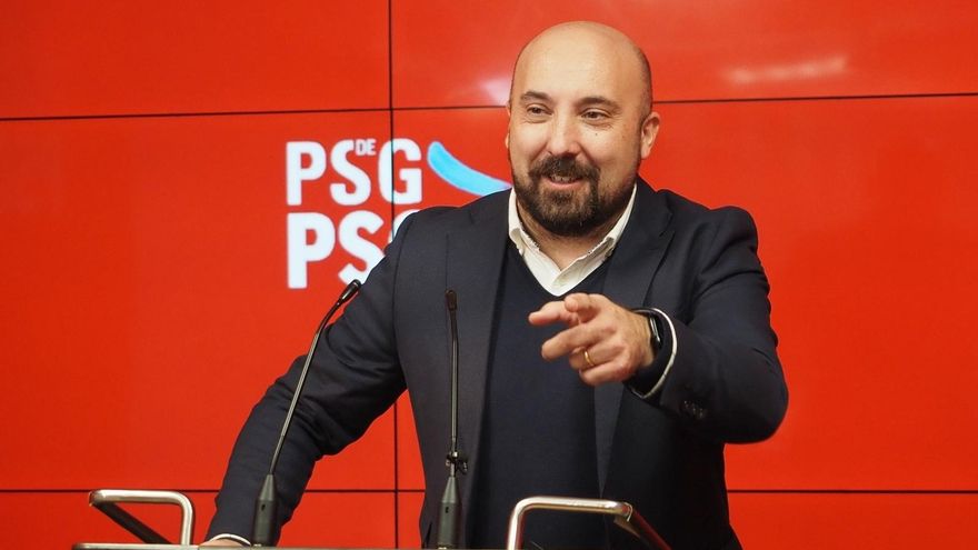 Archivo - El secretario de Organización del PSdeG, José Manuel Lage Tuñas, en rueda de prensa.