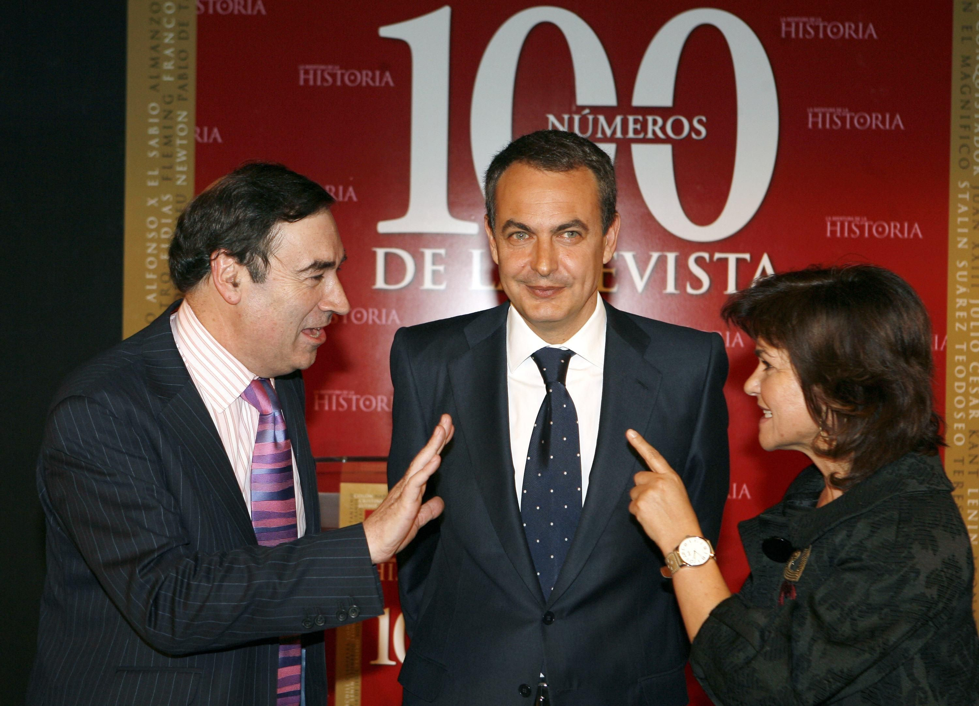 Pedro J., Zapatero y Carmen Calvo en la fiesta de la revista 'La aventura de la Historia' en 2007.