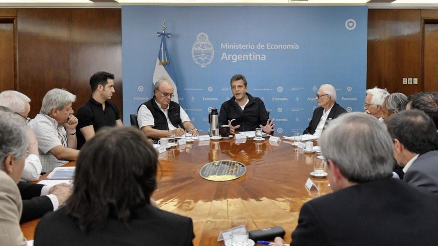 De Mendiguren y Tombolini visitan la UIA entre promesas de crecimiento y sospechas por las importaciones
