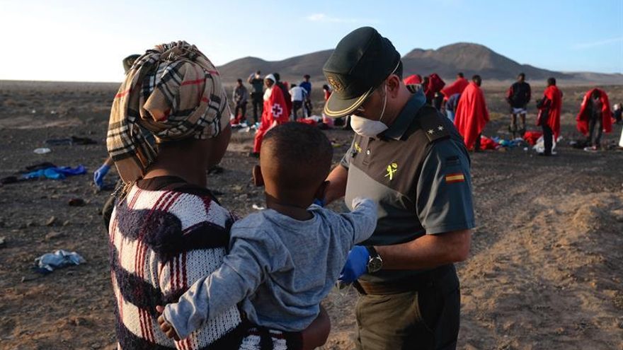 Mujer marroquí con cáncer viaja en patera para intentar curarse en España