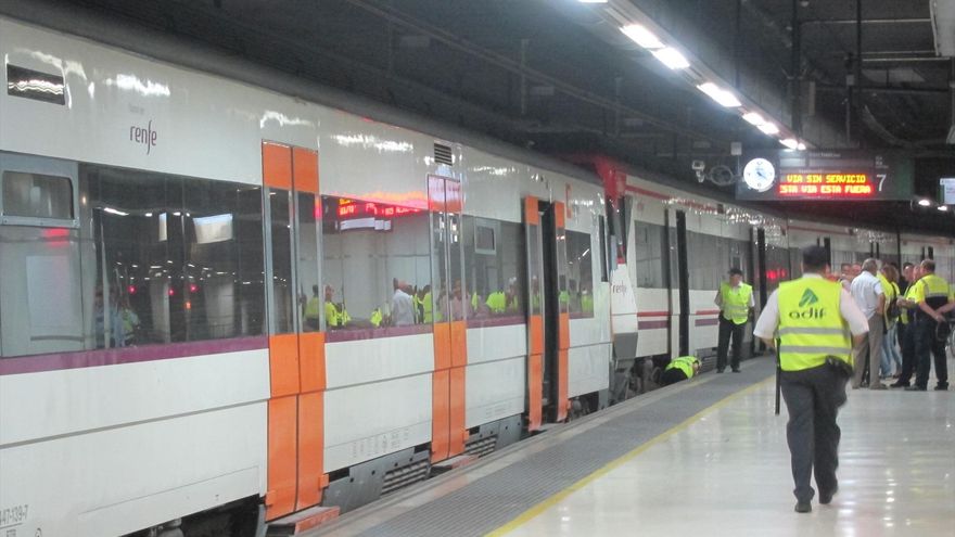 Los sindicatos de Renfe y Adif irán a la huelga cinco días en toda España y en el puente por el traspaso de Rodalies