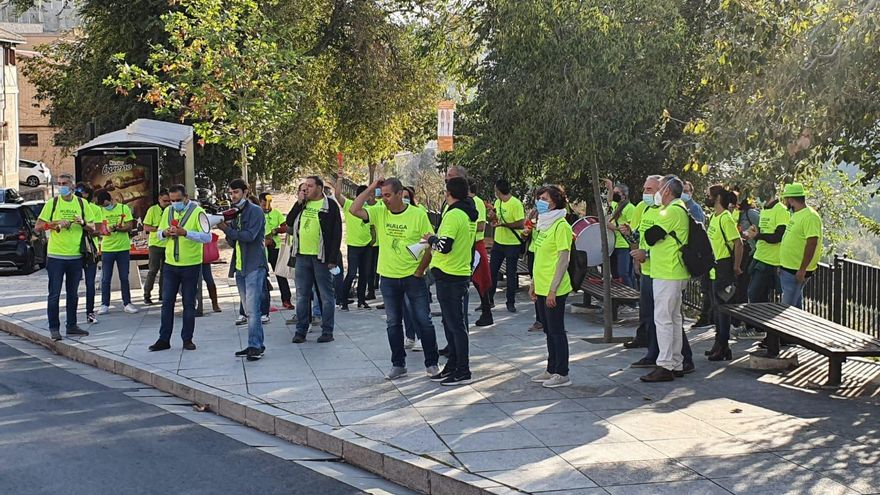 Concentración ante las Cortes regionales