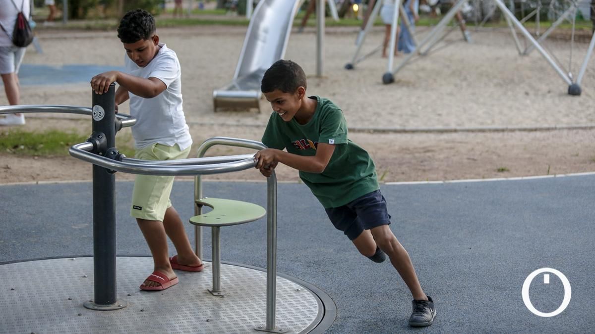 Niños saharauis del programa 'Vacaciones en paz' visitan la Ciudad de los Niños.