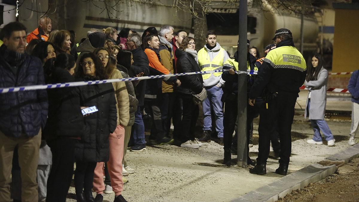 Pasajeros del tren descarrilado son trasladados a la caseta municipal de Adamuz