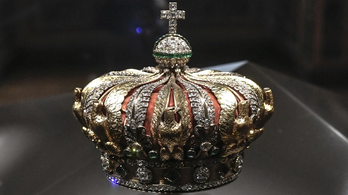 Drzna tatvina dragocenih draguljev v pariškem Louvru