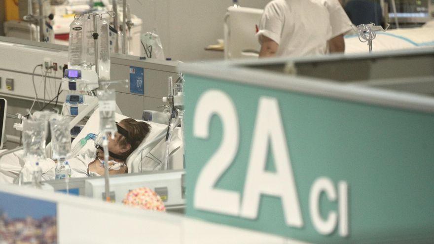 Enfermos en la Unidad 2A del Hospital de Emergencias Isabel Zendal, Madrid (España).