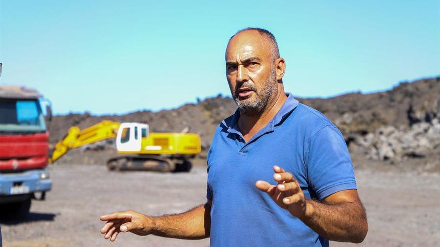 El sector platanero de La Palma desafía al volcán sobre los mismos terrenos que sepultó