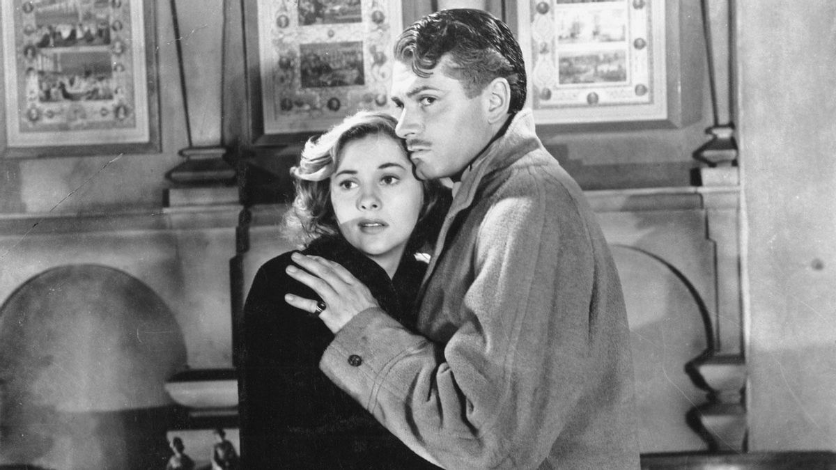 Joan Fontaine y Laurence Olivier, en una escena de ' Rebecca' (Alfred Hitchcock)
