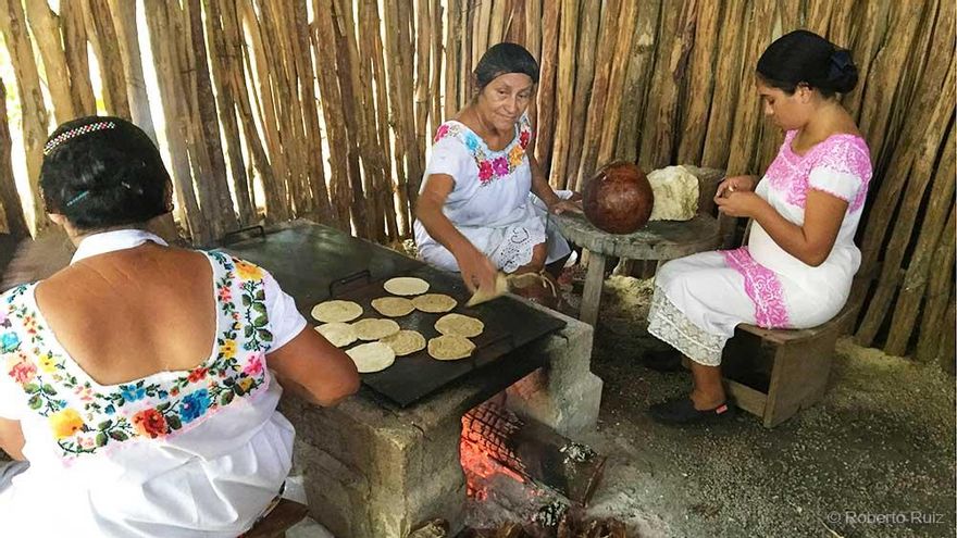 Las tortillas de maíz hechas de forma tradicional.