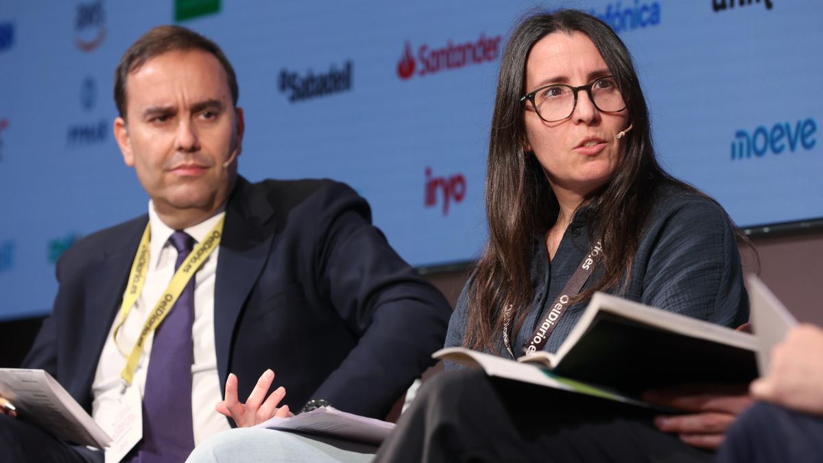 Raquel Paule, directora general de la Fundación Renovables, y Óscar Barrero, socio responsable de Energía en PwC España