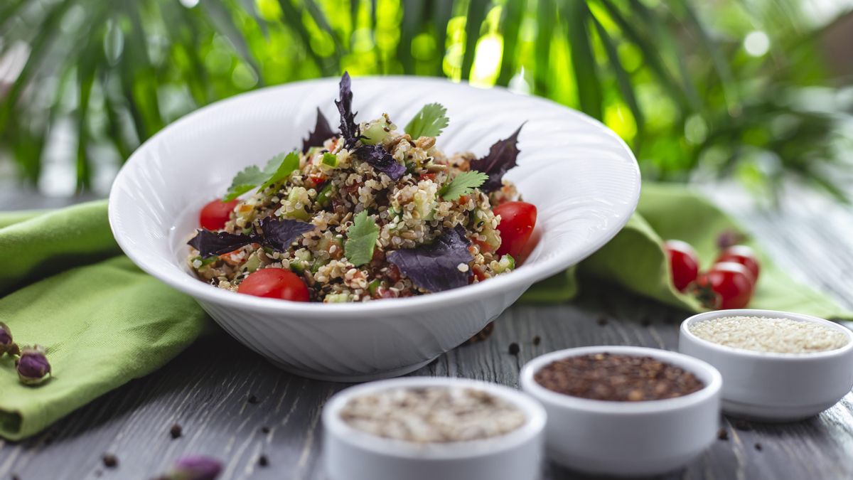 El sésamo tostado funciona muy bien como condimento en ensaladas y otros platos