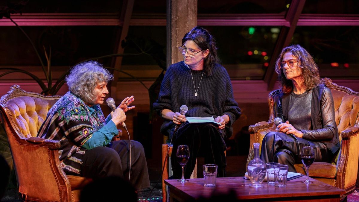 Rita Segato, Valeria Bertucceli y Ana Cacopardo en el primer encuentro de "Destellos en la oscuridad"