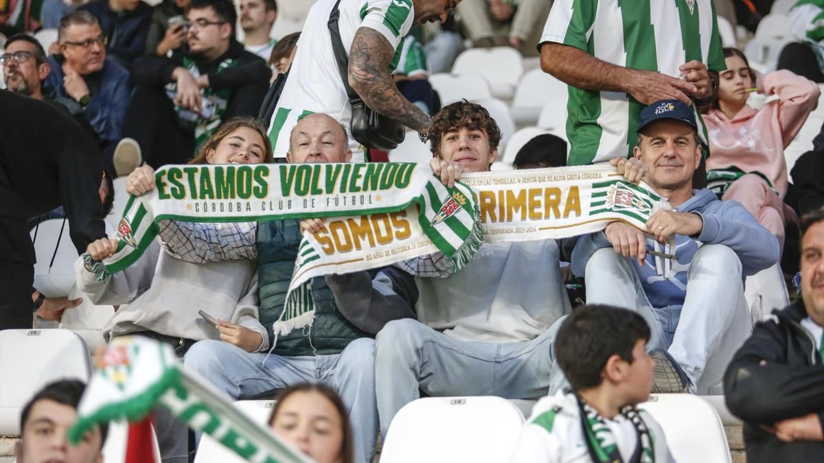 Grada Blanquiverde del Córdoba CF - Real Zaragoza