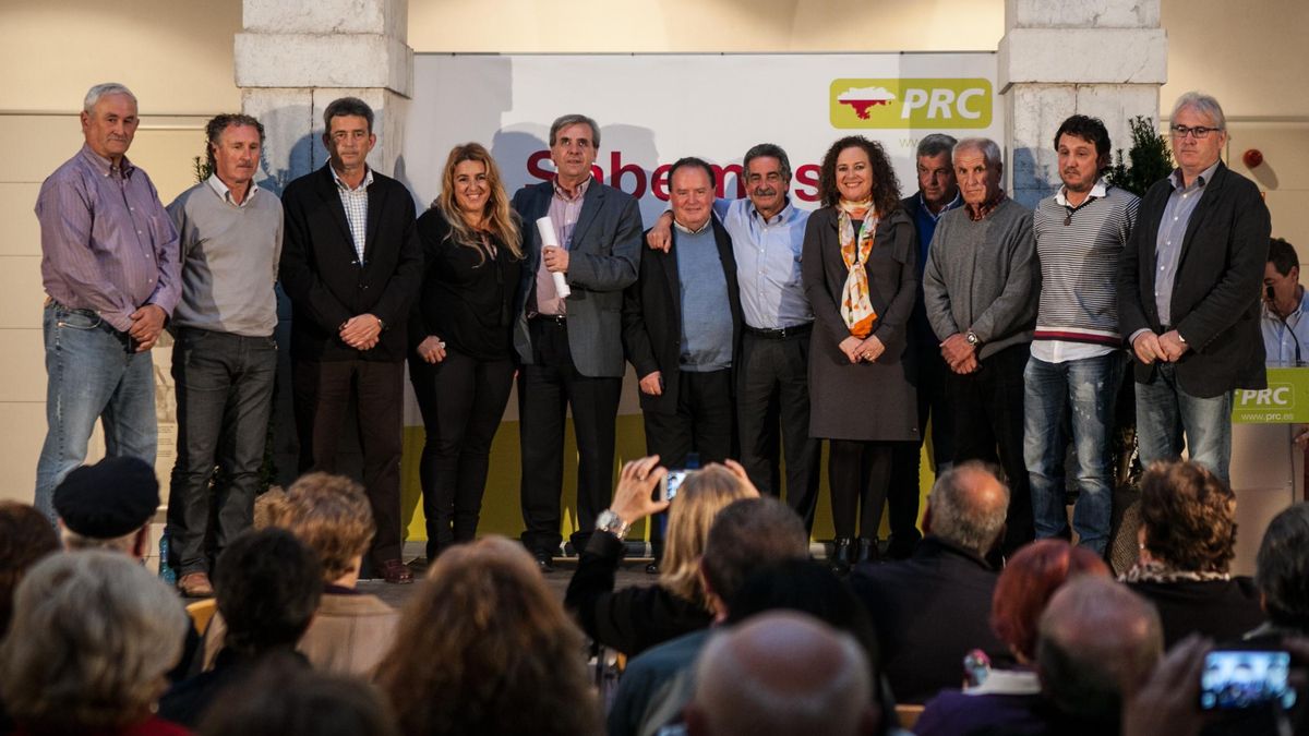 Miguel Ángel Revilla, en precampaña, durante la presentación de los candidatos del PRC en la Comarca del Nansa.