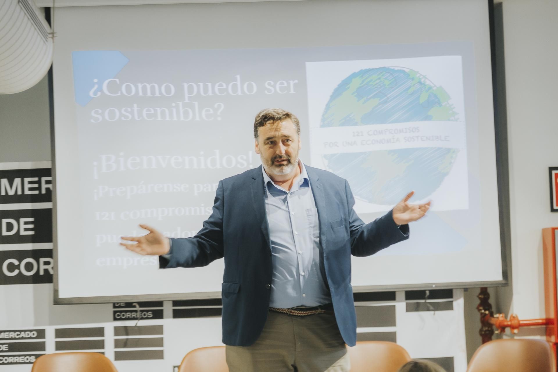 El taller interactivo impartido por Daniel Robles, presidente de AEMA: '121 Medidas para la Sostenibilidad'