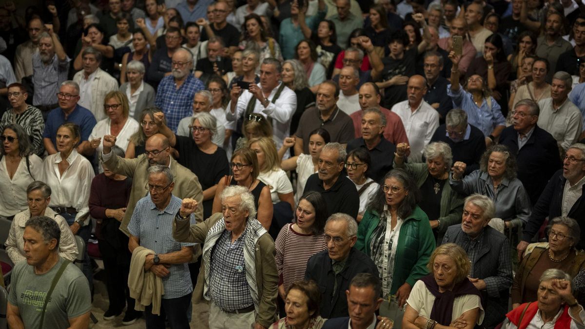 La de Xosé Manuel Beiras fue una despedida emocionada y con puños en alto.