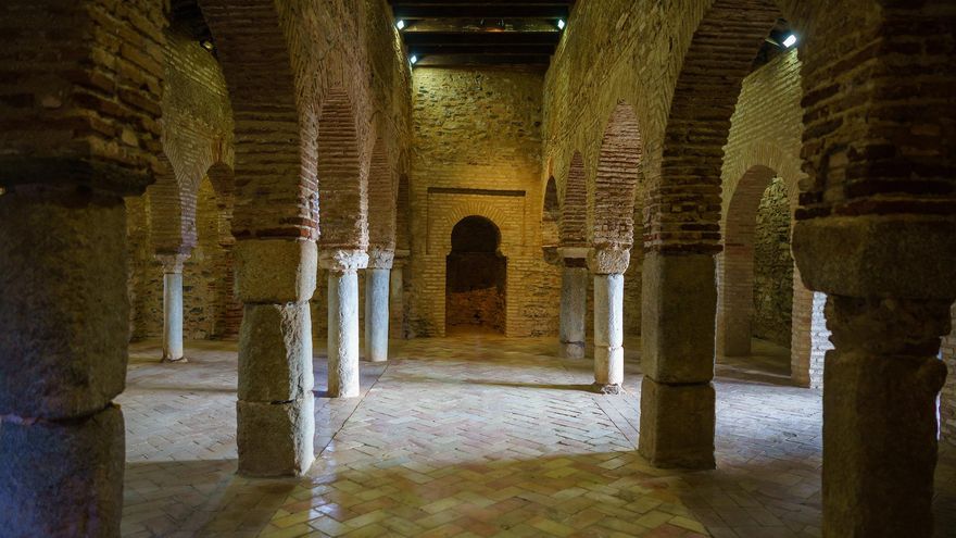 Naves de la Ermita de Almonaster La Real. Es el único templo musulmán real que queda en toda España.