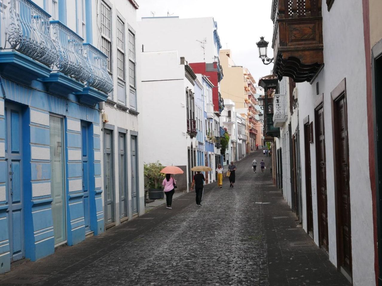 Santa Cruz de La Palna, cubierta de cenizas expulsadas por el volcán en Cumbre Vieja