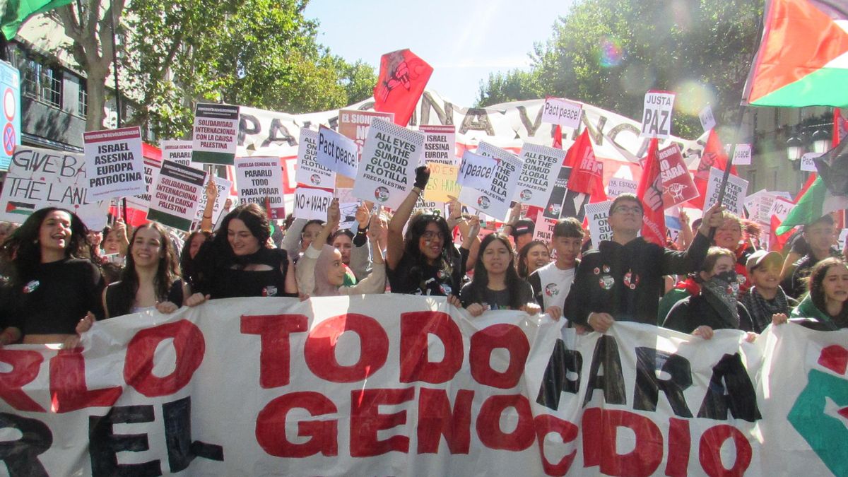 Miles de estudiantes en Madrid se suman a la manifestación por Palestina convocada por el Sindicato de Estudiantes
