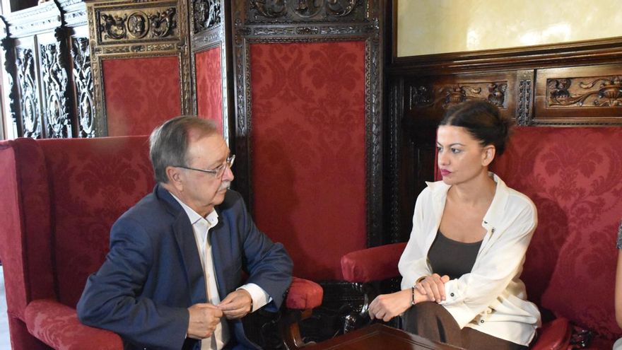 El Gobierno busca la colaboración de las comunidades para ayudar a Ceuta en mitad de la ofensiva de PP y Vox