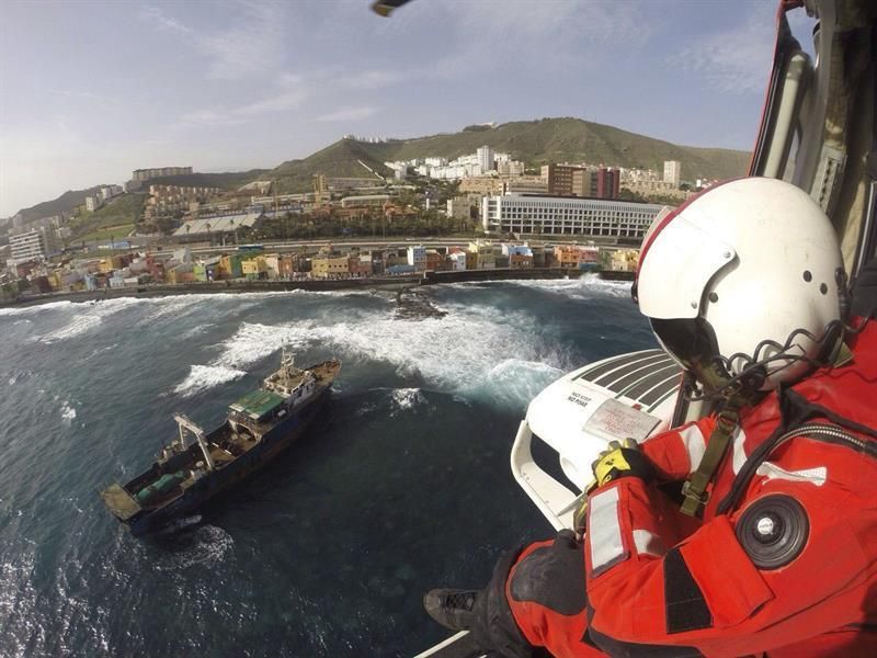 'Lian Run' encallado en Las Palmas de Gran Canaria | Salvamento Marítimo