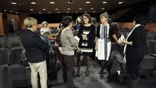las organizaciones trasladan al Parlamento el pacto entre mujeres a favor de la actual ley del aborto. EFE