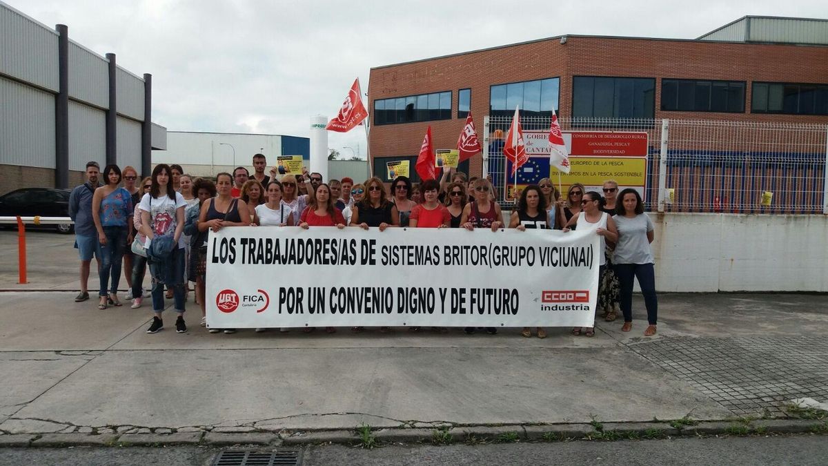 Concentración de protesta de la plantilla de Sistemas Britor.