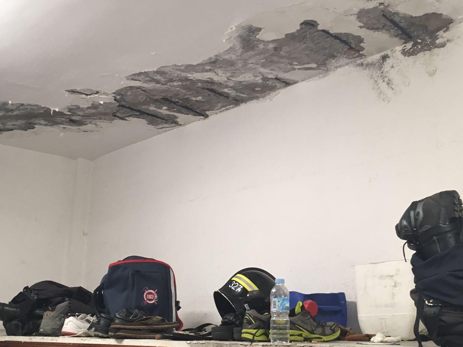 Desperfectos causados por humedades dentro del parque