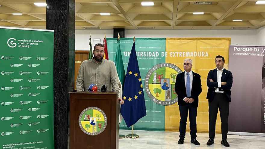 Un investigador extremeño participa en un proyecto para mejorar la supervivencia del cáncer de hígado