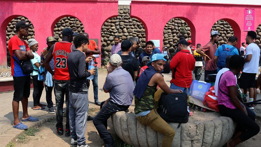 Migrantes en el sur de México piden protección para salir en "viacrucis"