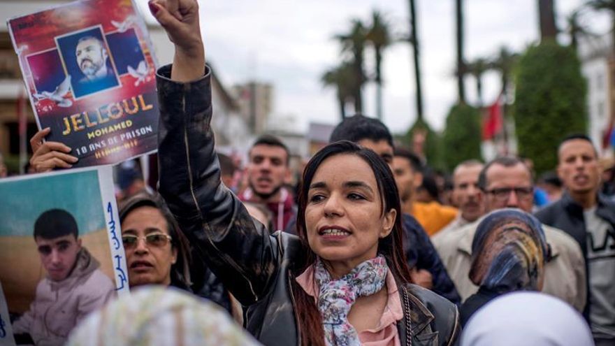 Miles de personas salen a las calles de Rabat para reclamar la liberación de los presos rifeños