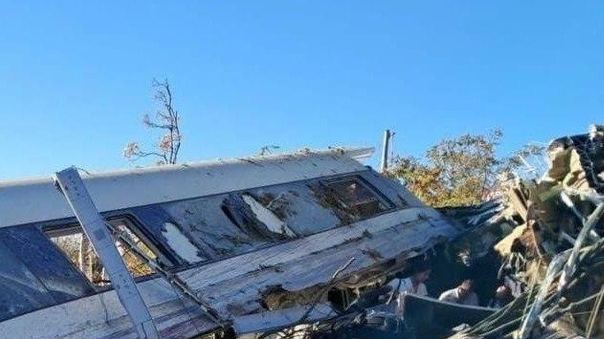Videos y fotos del accidente de dos trenes en España que dejó decenas de muertos